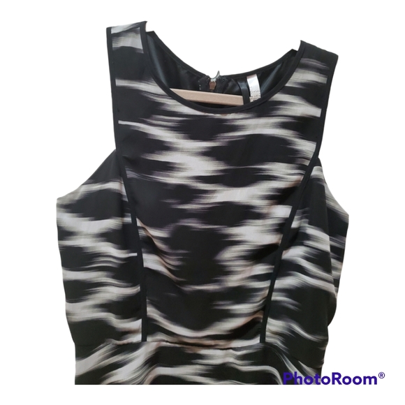 Kensie Peplum black white Top Shirt zippered back size large - Picture 4 of 7